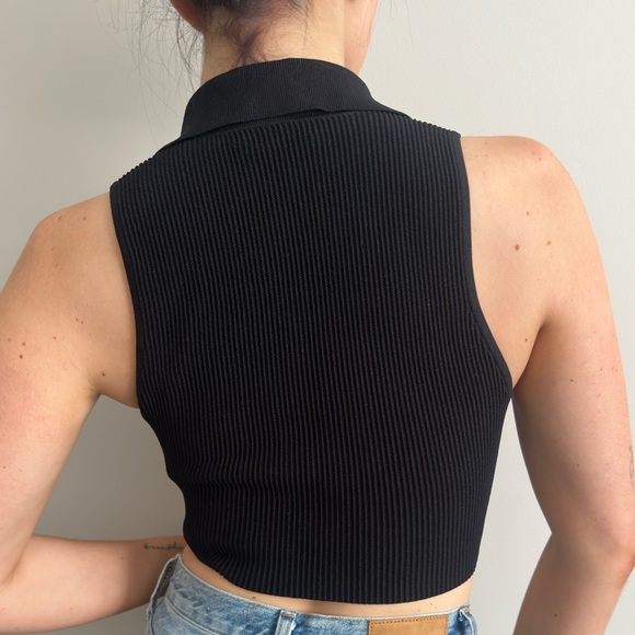 Babaton Black Ribbed Crop Top - Picture 2 of 3